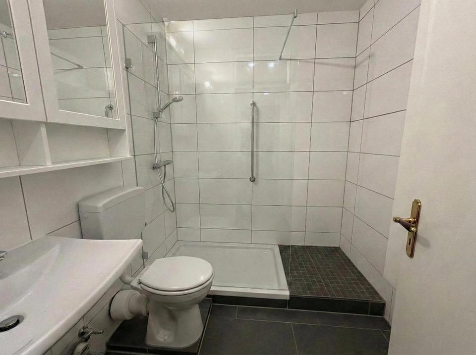 Panoramablick über Villingen * helle 1 Zi-Whg * modernisiertes Bad * inkl. TG * neue EBK * Balkon – Bild 7