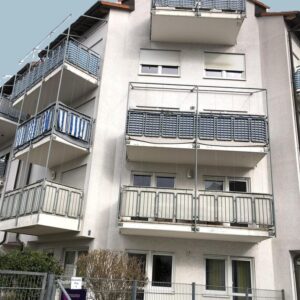 Helle, gemütliche 3 ZKB Wohnung mit 2 Balkonen, Tiefgaragenstellplatz und Aufzug