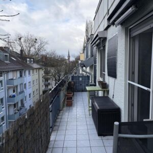 Helle 3-Zimmer-Wohnung mit großem Balkon und Aufzug in zentraler Karlsruher Lage *provisionsfrei*