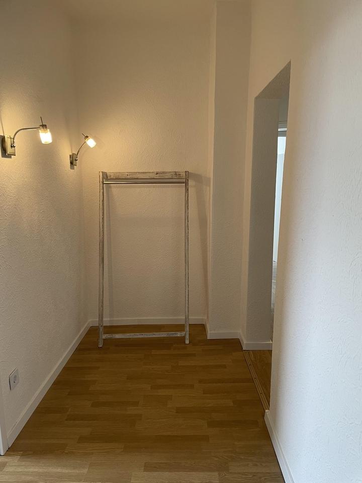 Starting a new job in or around Essen? Fully furnished period apartment in a prime central location – Bild 11