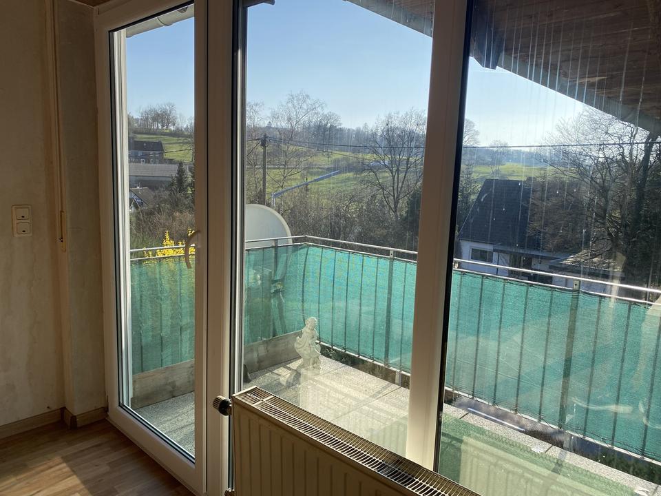 Sonnige, freundliche 3 Zimmer Wohnung mit Südwestbalkon – Bild 2