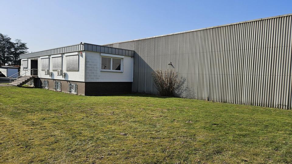 Firmenhalle / Industriehalle mit Bürotrakt – Bild 24