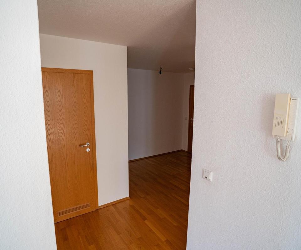 bezugsfreie 3-Zimmer-Wohnung & TG-Stellplatz – Bild 8