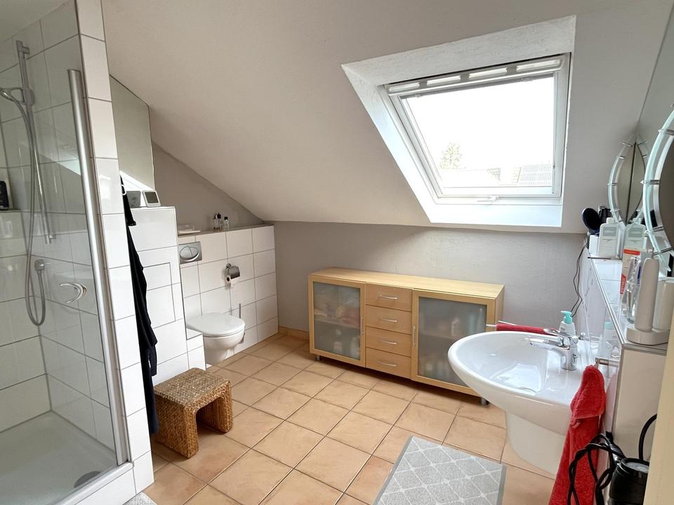 Großes, helles REH für die Familie mit modernem Grundriss und wunderschönem Garten – Bild 20