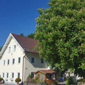 Pension 19 Zimmer, Gasthaus, Biergarten & Betreiberwohnung, Umwandlung "Gewerbe für Wohnen"