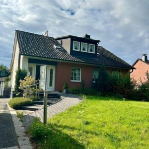 Einfamilienhaus mit Einliegerwohnung