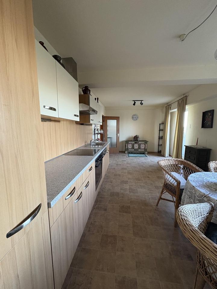 3-Zimmer-Souterrainwohnung mit Küche in Ermreus – Bild 4