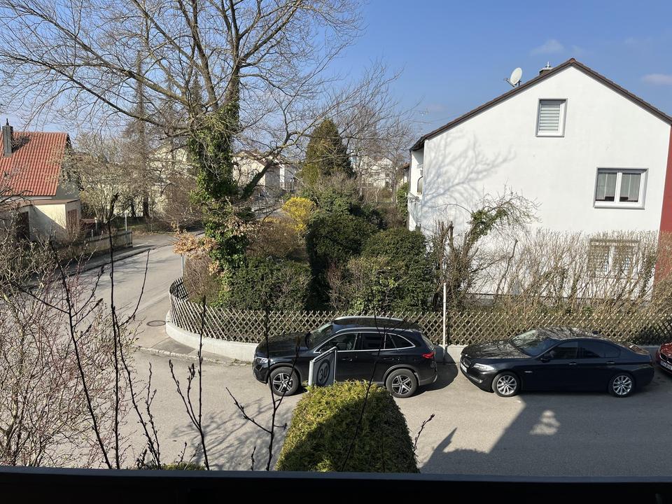 Traumhafte sonnige 3 Zimmer Wohnung in Königsbrunn – Bild 2