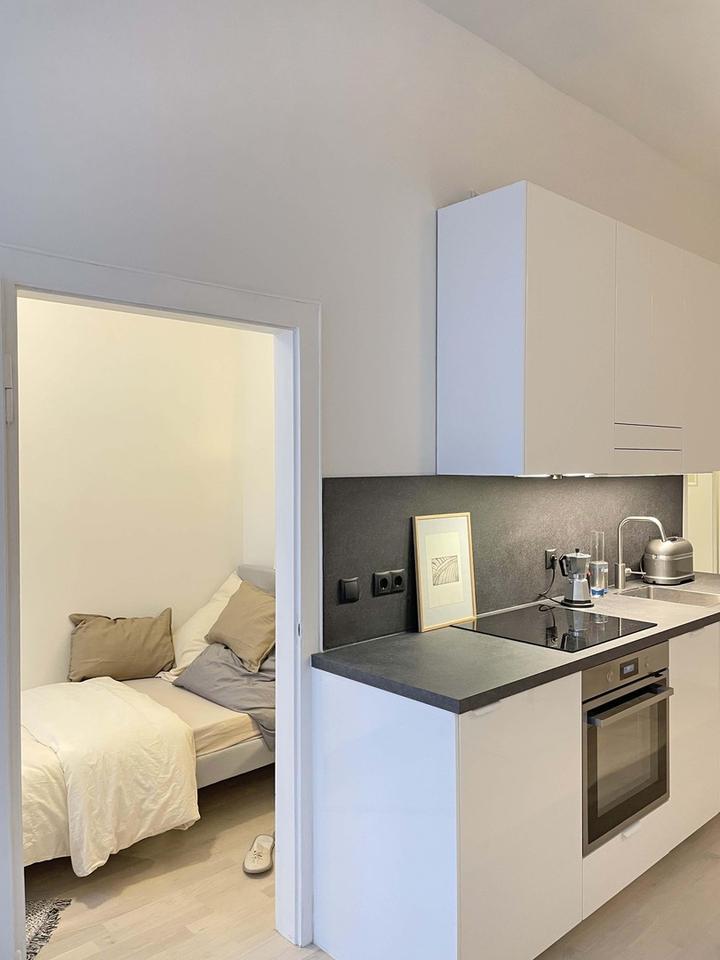 Provisionsfrei: Kernsanierte, bezugsfreie Wohnung direkt am Zionskirchplatz – Bild 6