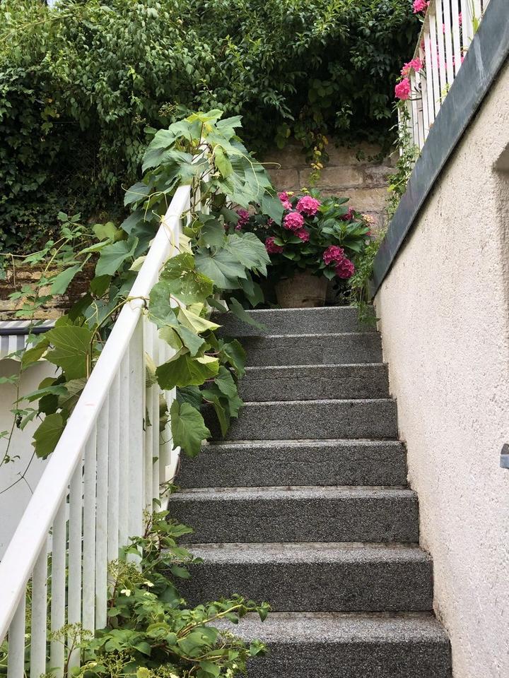 Kernsaniertes Dreifamilienhaus mit Einliegerwohnung in Stuttgart – Bild 3