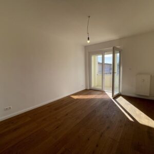 Erstbezug nach Sanierung: gemütlicher 3-Zimmer-Altbau mit Balkon nahe S-Bhf. Sundgauer Str.