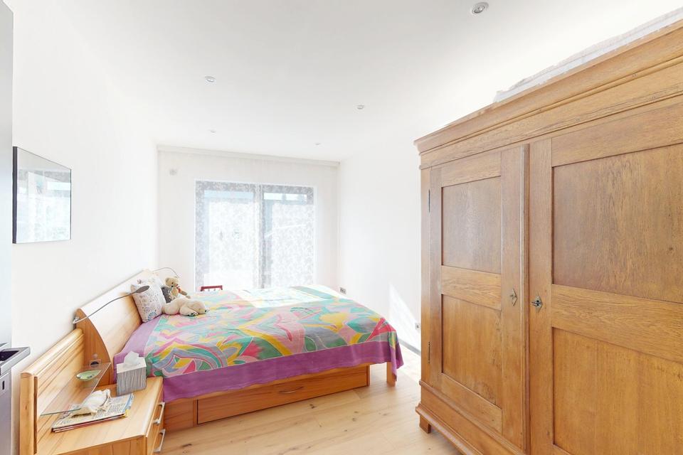 Barrierearmer Bungalow mit 7 Zimmern, KNX-System, Pool und hochwertigster Ausstattung – Bild 12