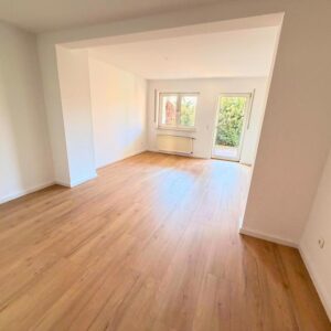 Frisch renoviertes Erdgeschoss-Refugium mit Terrasse