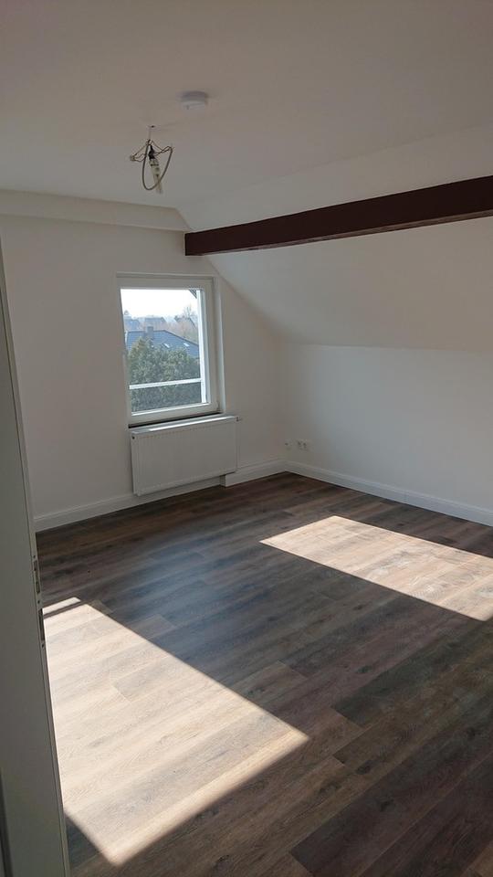 Dachgeschosswohnung in Blexen 2 Zimmer + offener Küchen- Wohn- Bereich – Bild 3