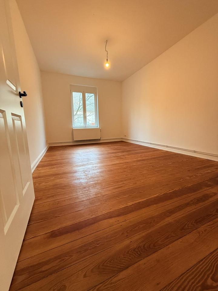 Charmante Altbauwohnung neu interpretiert – 3 Zimmer, Aufzug & hochwertiger Sanierungsstandard – Bild 5