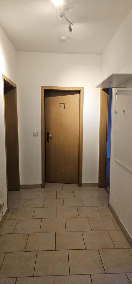 gepflegte, lichtdurchflutete Wohnung mit toller Einbauküche und Badmöbeln – Bild 12