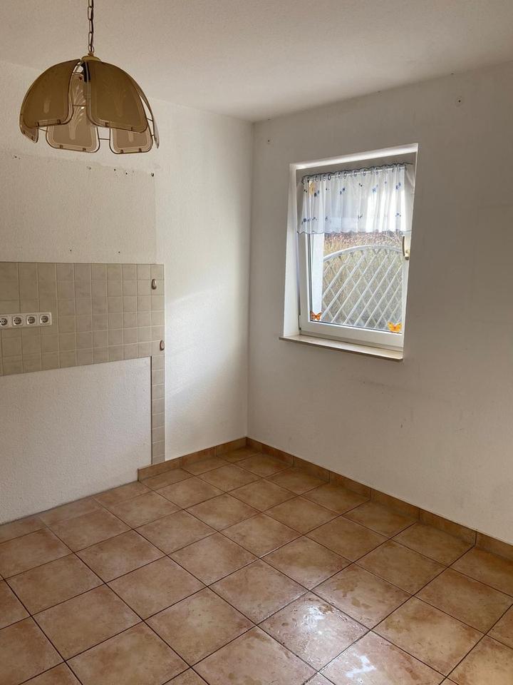 Charmantes Reihenhaus mit Garten in 08280 Aue + Garagen – Bild 7