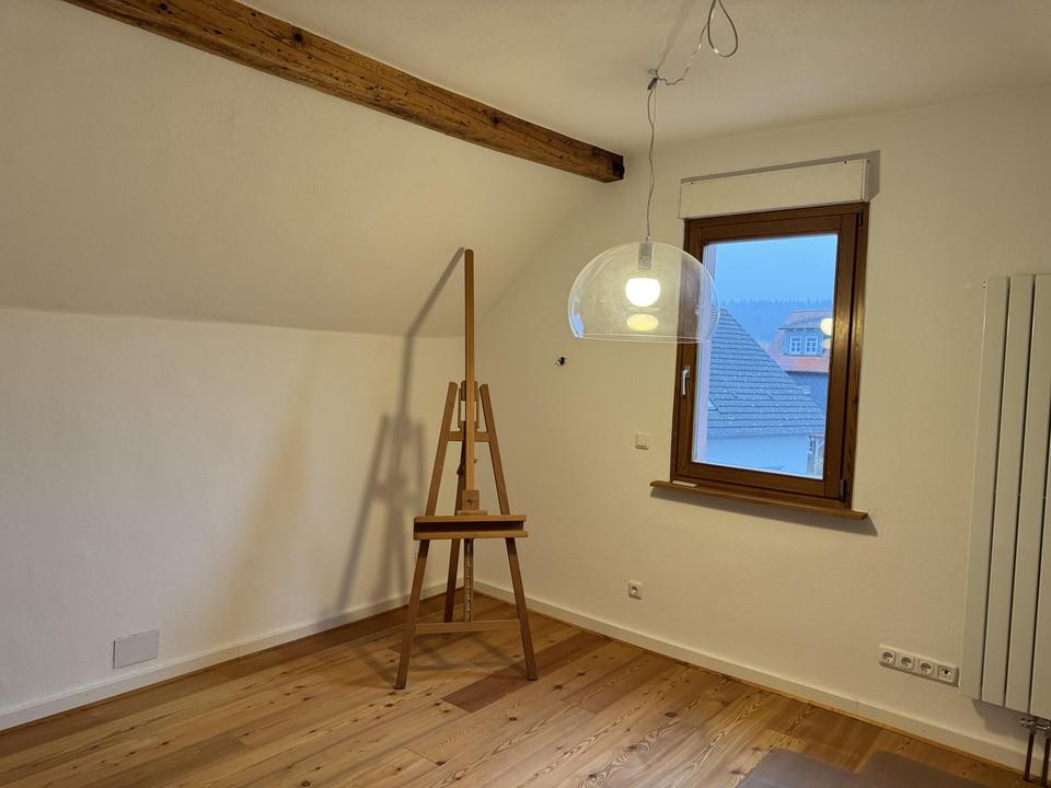 Haus mit zwei Wohneinheiten und einem separaten großen Garten – Bild 30