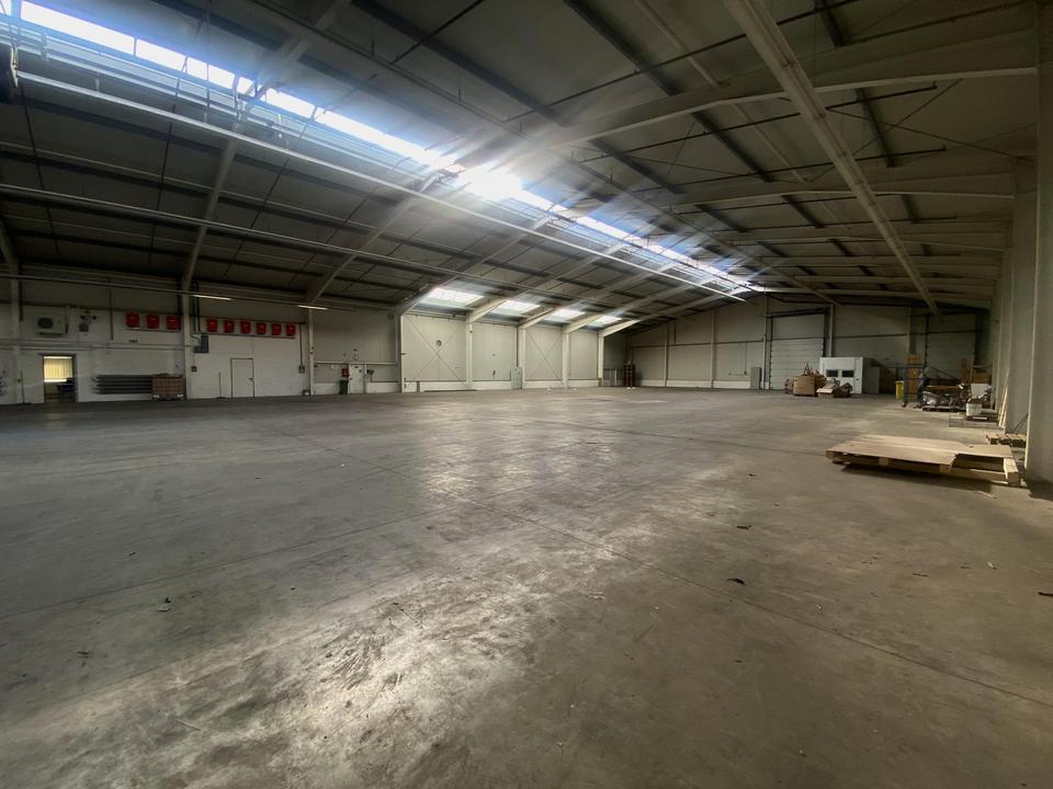 Gewerbehalle mit hervorragender Verkehrsanbindung! – Bild 5