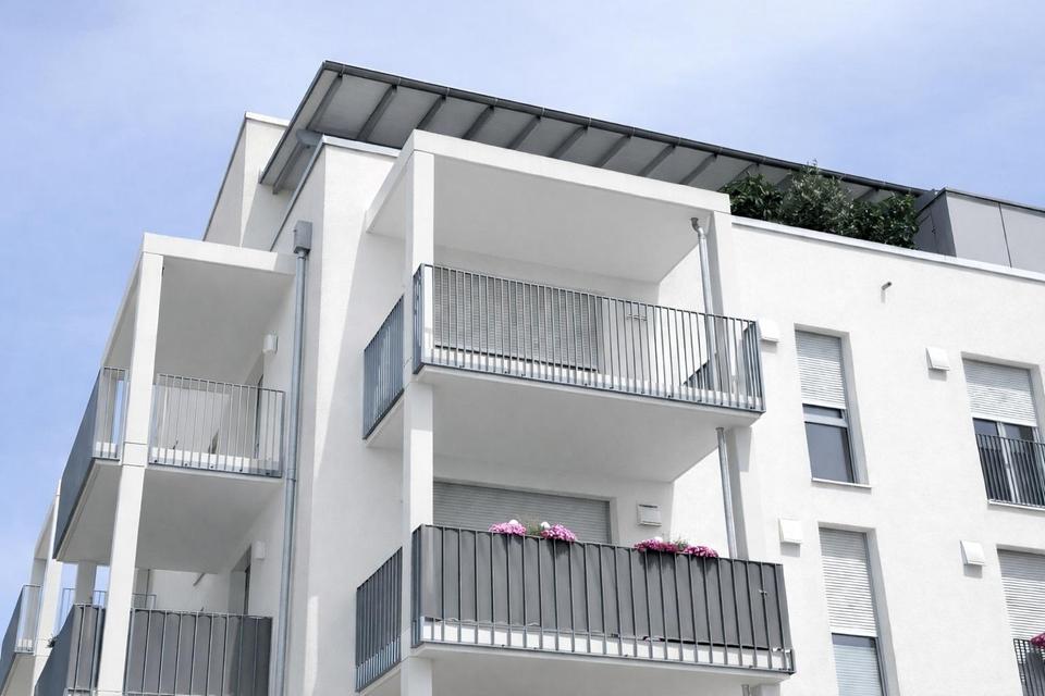 Provisionsfrei: Moderne 3-Zi.-Wohnung mit 2 Balkonen & TG – Wohnen nahe München | Baujahr 2014