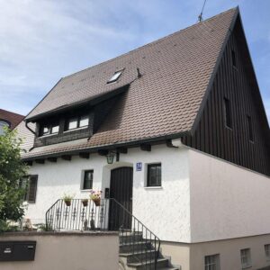 Außergewöhnliche und geräumige Altbauwohnung in bester Lage (140 qm)