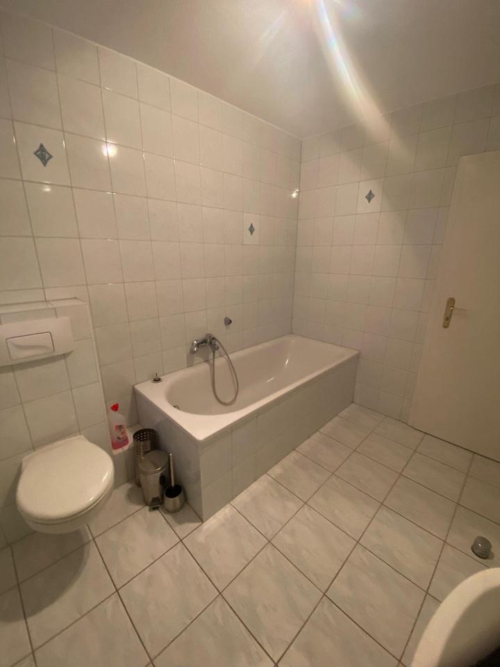 Charmantes Reihenhaus mit Garten in 08280 Aue + Garagen – Bild 17