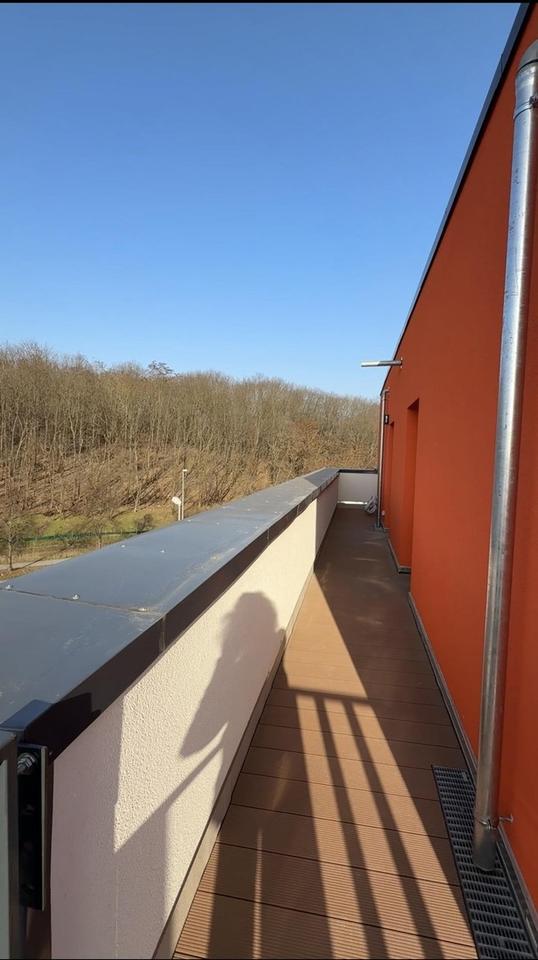 Traumhafte 4 Zimmer Wohnung mit Dachterrasse, Klimaanlage, Jalousie, B16 – Bild 10