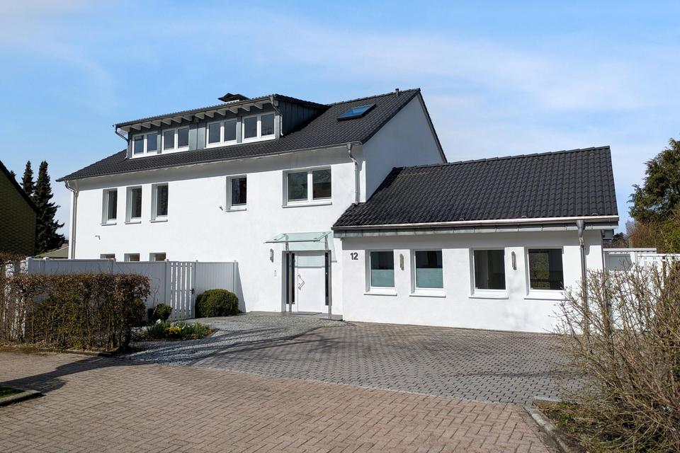 Großzügiges Einfamilienhaus mit 385 m² Wohnfläche und großem Grundstück in Halver