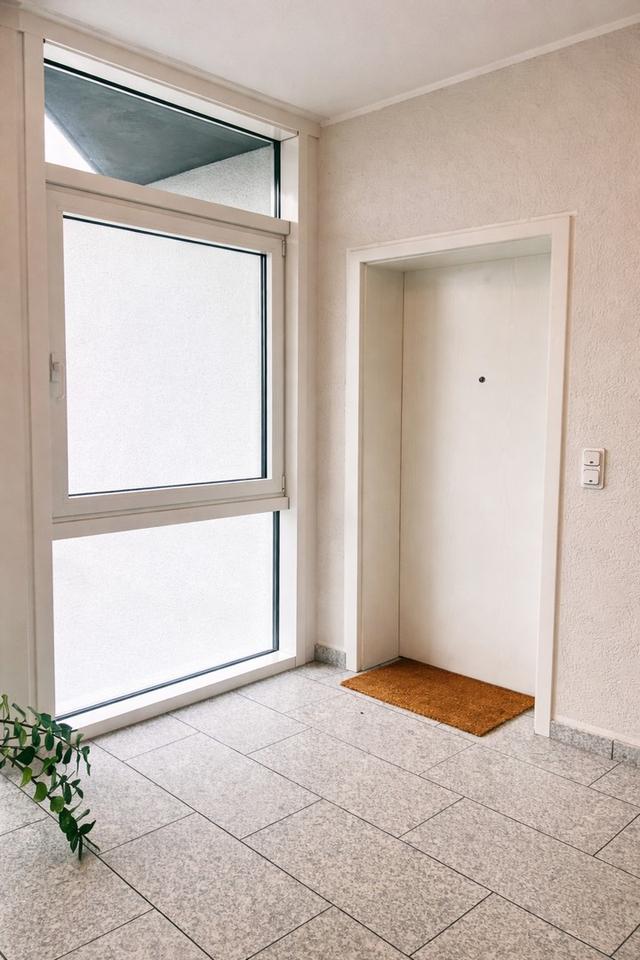 Moderne 2-Zimmer-Wohnung mit Balkon, Carport & Aufzug im Ortskern von Dieringhausen – Bild 4