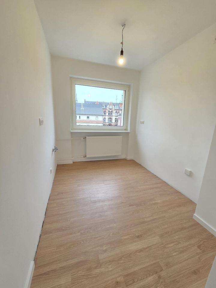 Hochwertig kernsanierte Dachgeschosswohnung mit Südbalkon – moderner Wohnkomfort auf ca. 55,4 m² – Bild 9