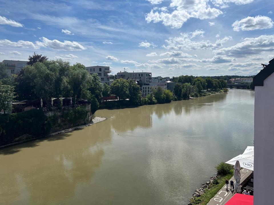 Zentral Wohnen oder Arbeiten – direkt an der Donau! – Bild 24