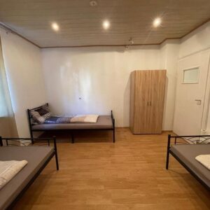 Möblierte Monteurunterkunft nur an Monteure bis ca. 30 Personen Nur An Firma zum Vermieten