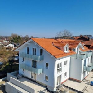 Erstbezug - großzügige bildschöne 3-Zi.-DG-Whg. mit Balkon u. Loggia in Grafing