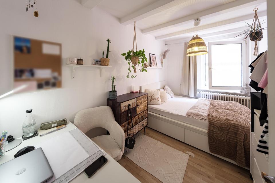 Lichtverwöhnte 5-Zimmer-Wohnung mit Balkon - sofort bezugsfrei! – Bild 5