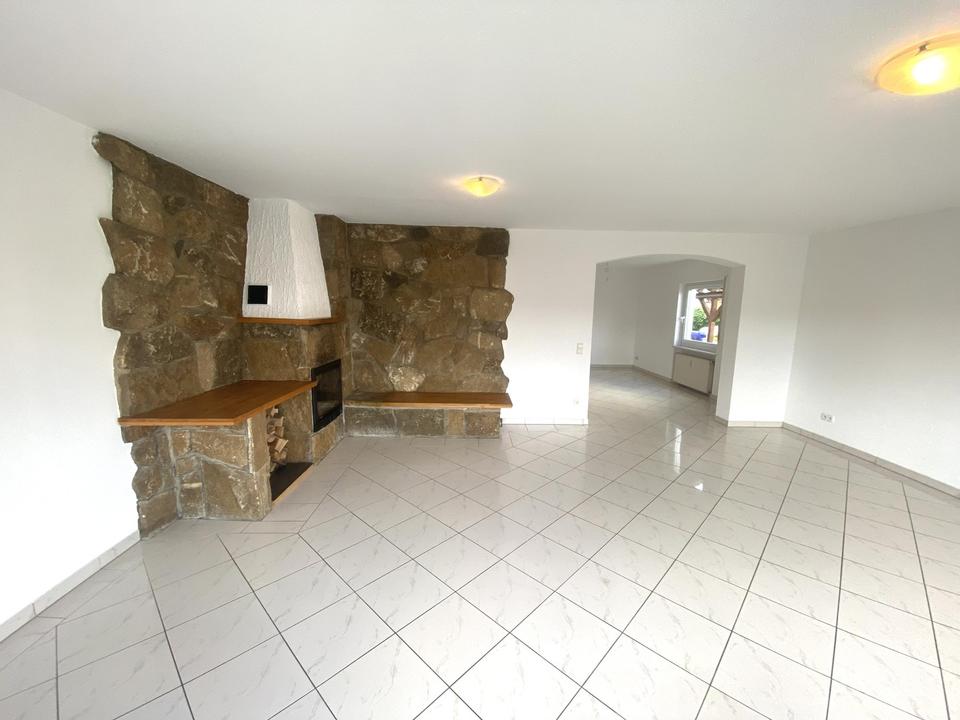 DHH ca. 170 qm Wohnfläche Balkon Carport Stellfläche Garten – Bild 6