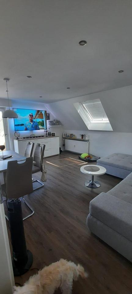 3 Zimmer Dachgeschosswohnung mit Balkon und Stellplatz – Bild 3