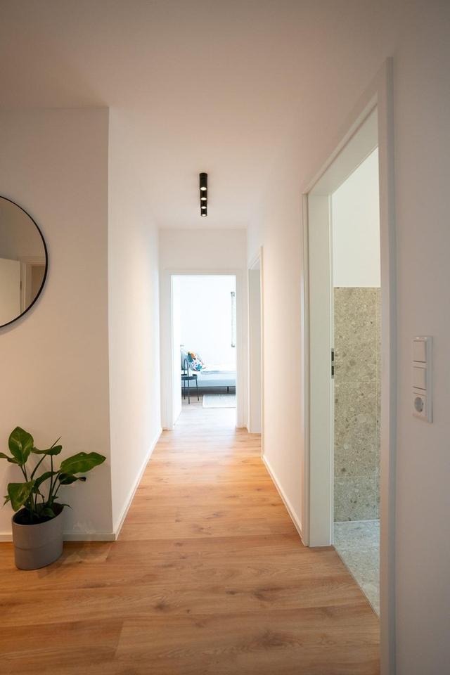 Modernes, möbliertes WG-Zimmer in Nürnberg mit Internet – Bild 2