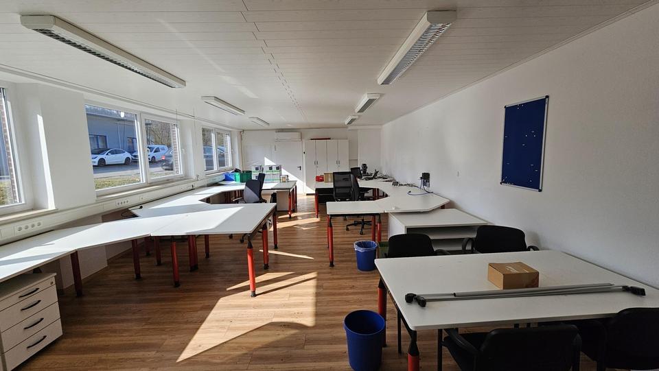 Firmenhalle / Industriehalle mit Bürotrakt – Bild 10