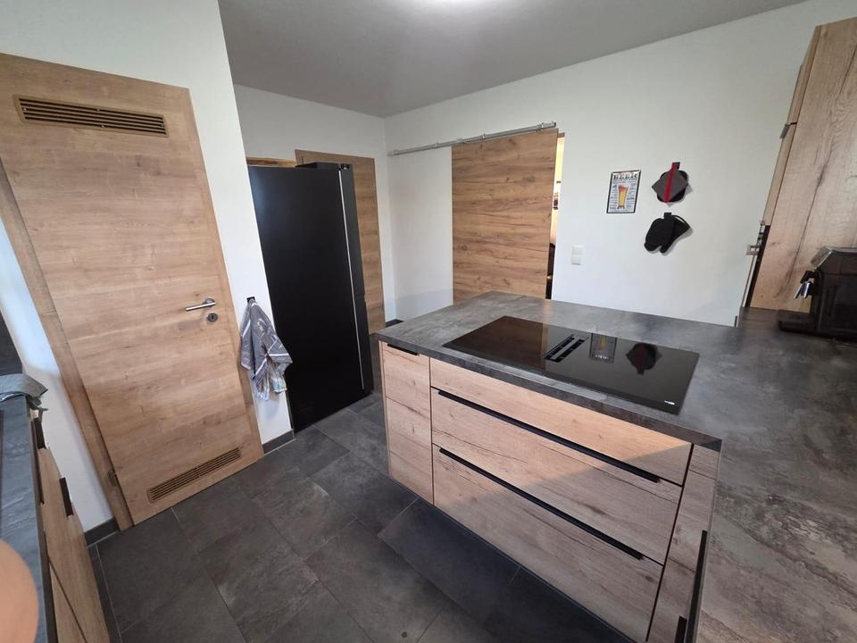 Großzügiges Einfamilienhaus in Massivbauweise mit großem Garten und PV-Anlage - Preis VB – Bild 14