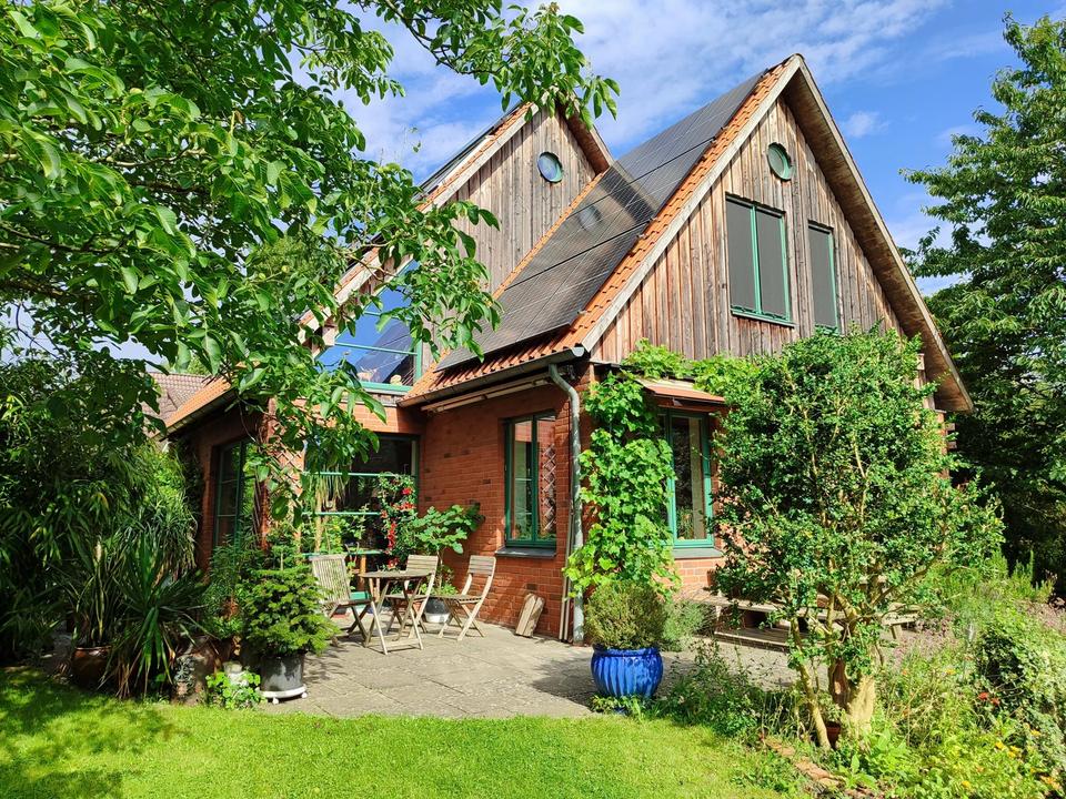 Ökologisch nachhaltiges Niedrigenergiehaus - gesund wohnen mit Lehm