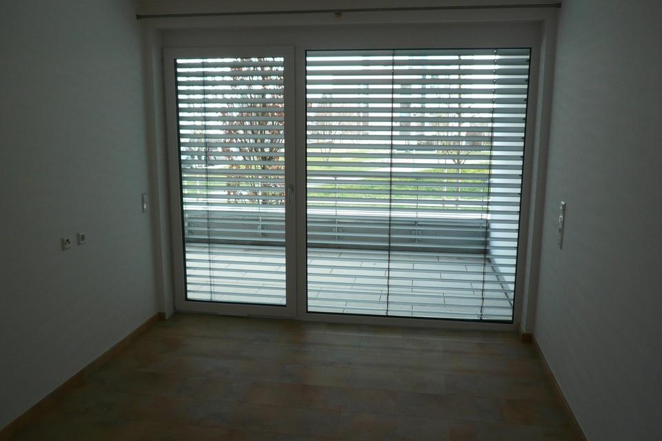 Moderne 2-Zimmer Wohnung mit großer Terasse und Tiefgaragenstellplatz in Ulm – Bild 6