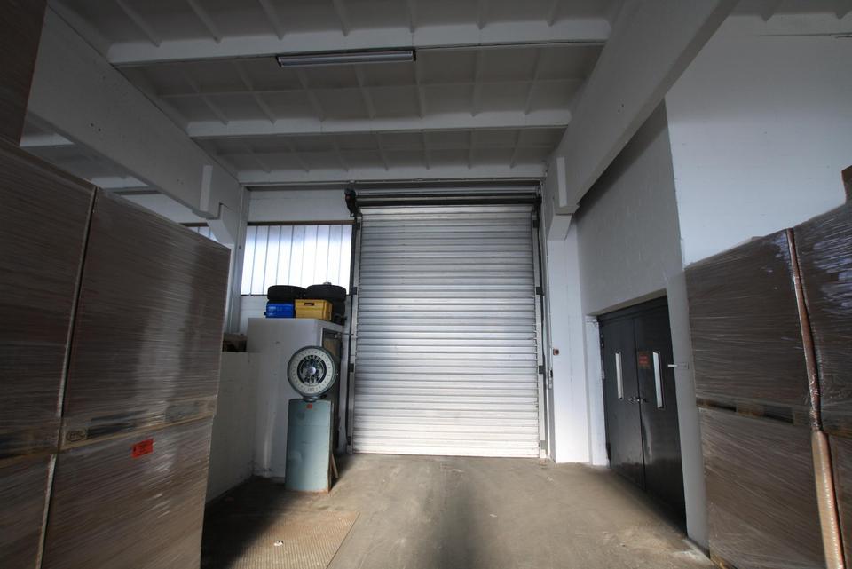 Lagerhalle mit einer Fläche bis 840m² + Büro/Wohnung möglich – Bild 7