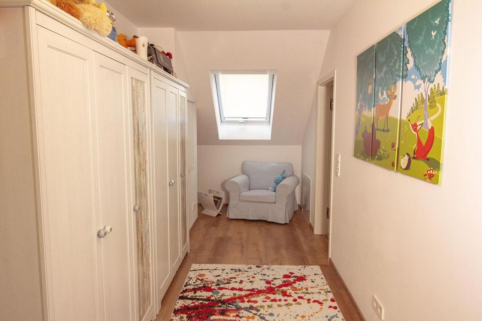 Moderne, neuwertige DHH (Effizienzklasse A) mit Einliegerwohnung - provisionsfrei – Bild 32