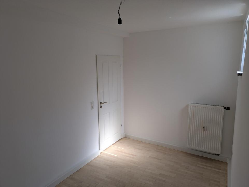 WG möglich, 5 Zimmer, 3 Bäder, 140 m2 Haus Wohnung Großostheim, Balkon, voll ausgestatteter Küche – Bild 13