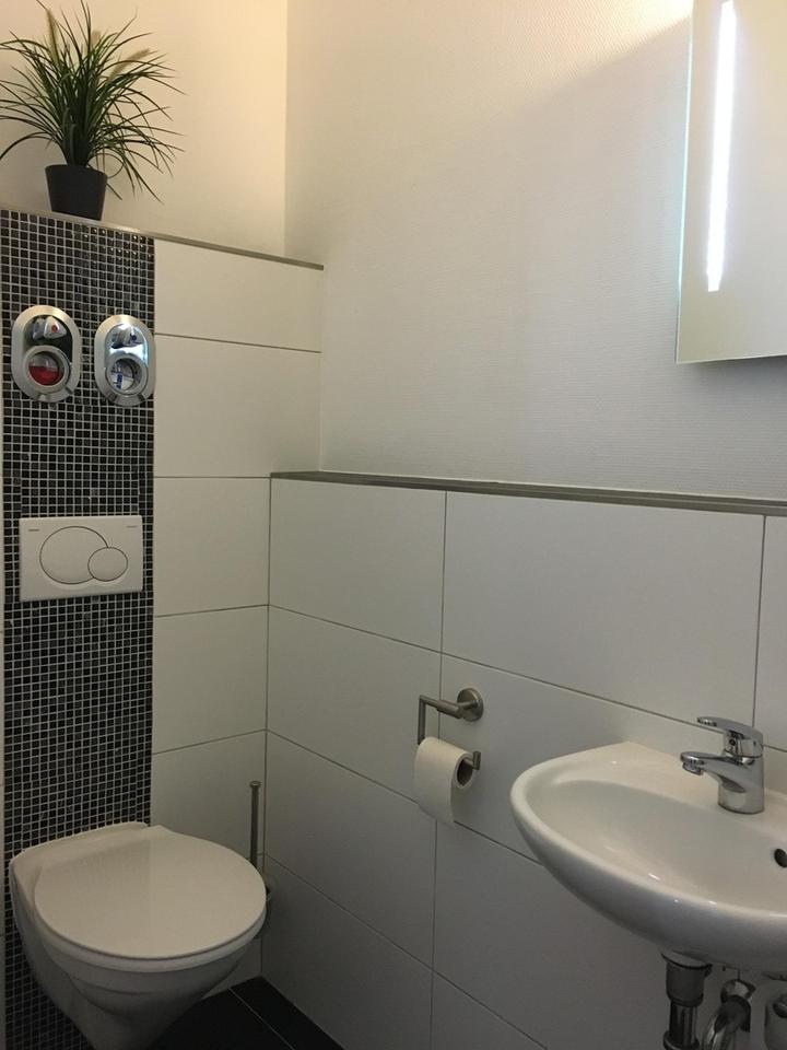 Voll möbliertes 2,5 Zimmer Loft mit Weinbergblick in Esslingen am Neckar – Bild 13