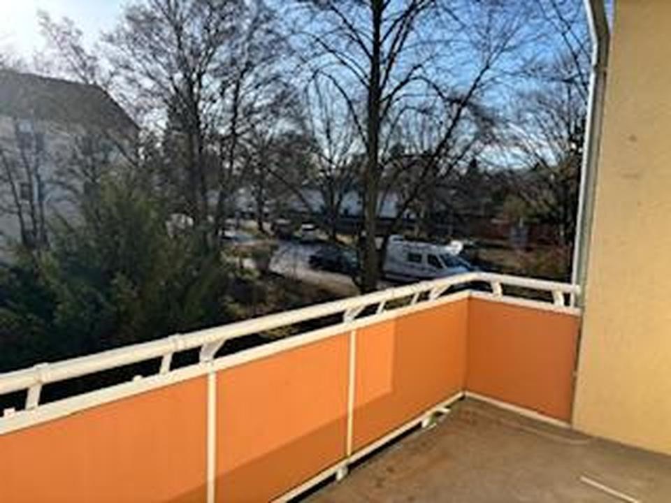 Renovierte 3-Zimmer-Wohnung mit Balkon im 2. OG in Plittersdorf – Bild 2