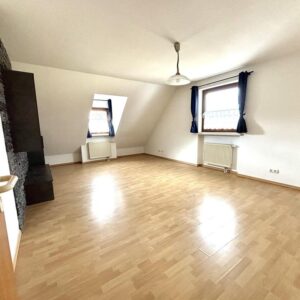 Provisionsfrei: Ruhige & gepflegte 2-Zi-Wohnung m. TG-Stellplatz