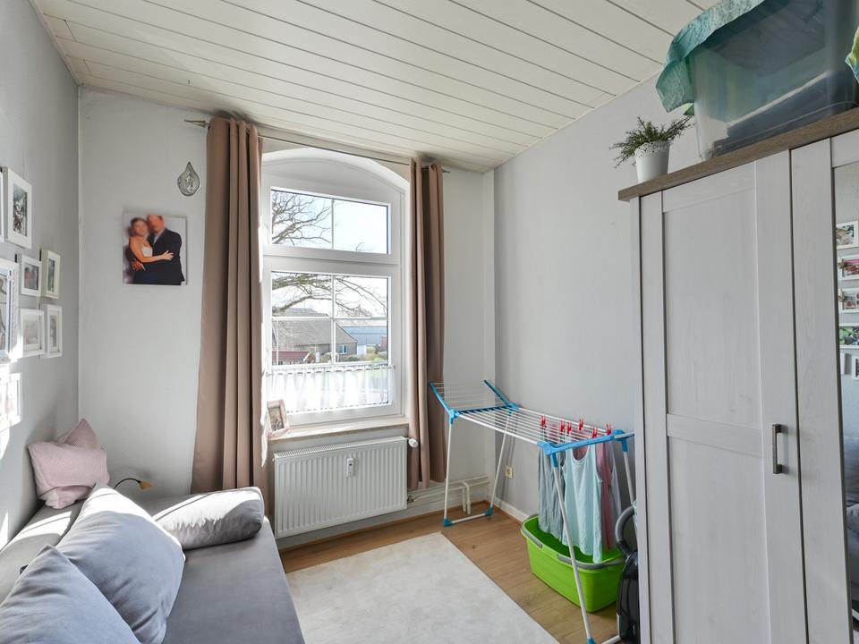 3-Zi.-Whg im 1. OG – günstig erneuerbar beheizt, ohne Garten, im Grünen – Bild 13