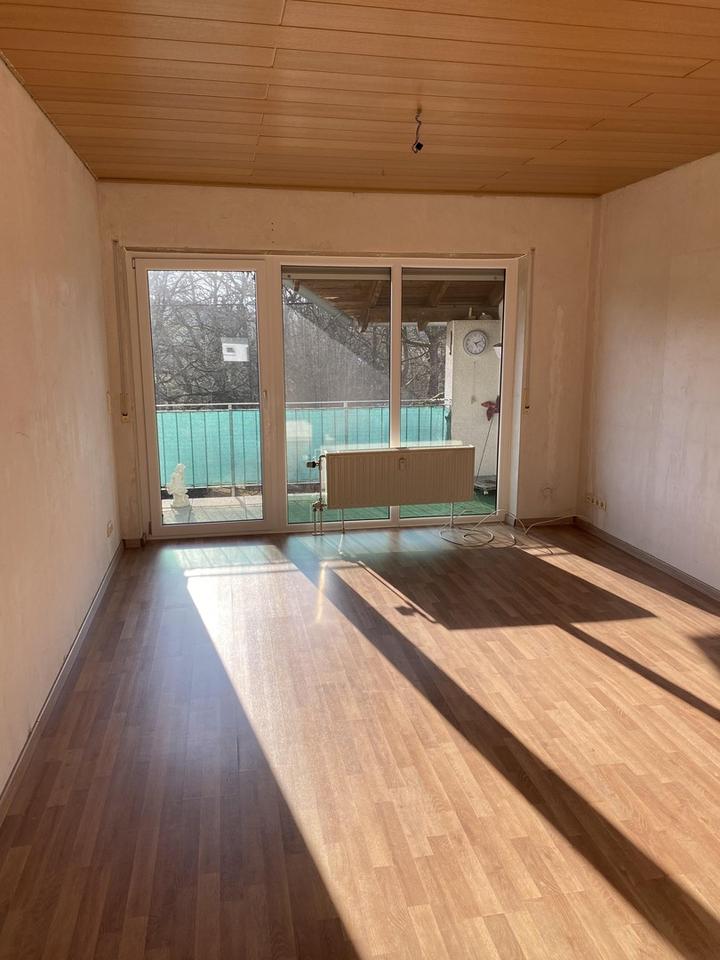 Sonnige, freundliche 3 Zimmer Wohnung mit Südwestbalkon – Bild 3