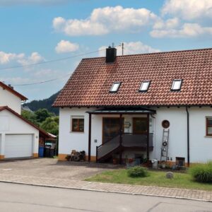 Einfamilienhaus freist. (teilmodern.) mit Einliegerw., Doppelgarage (Maklerprovisionsfrei)